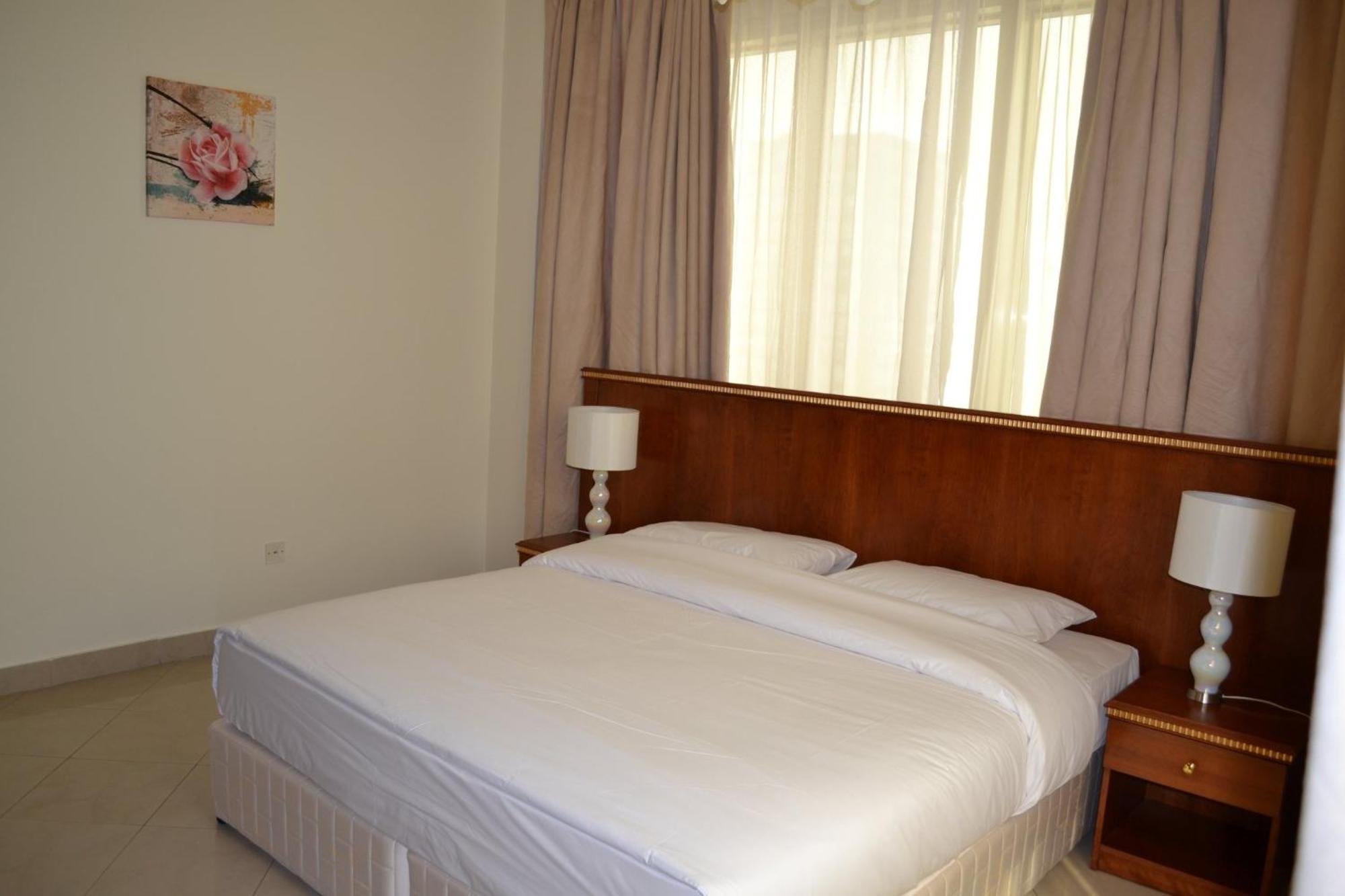 Abu Dhabi Plaza Hotel Apartments Exterior foto