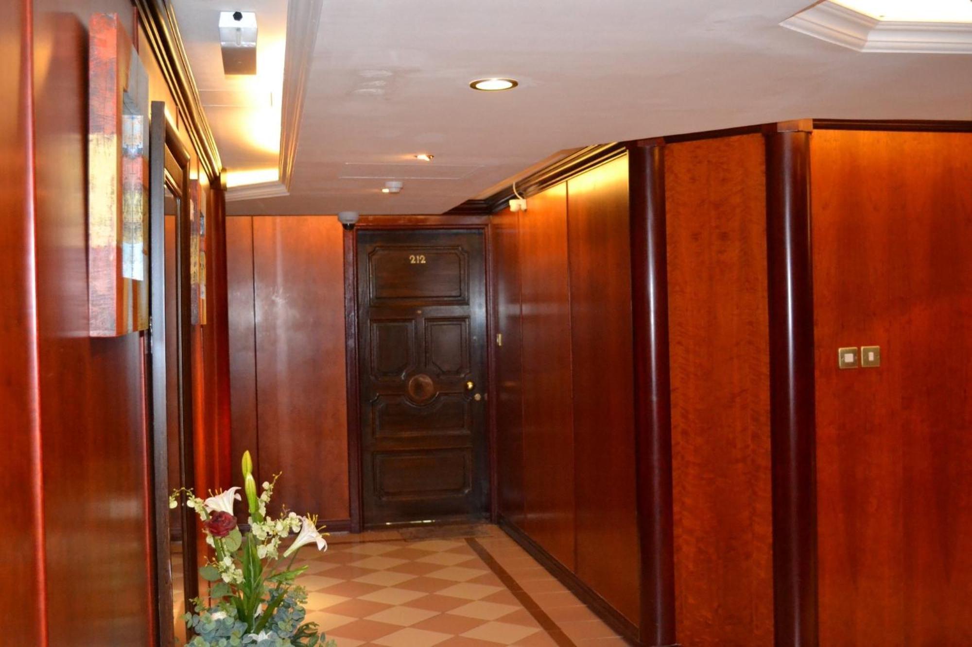 Abu Dhabi Plaza Hotel Apartments Exterior foto