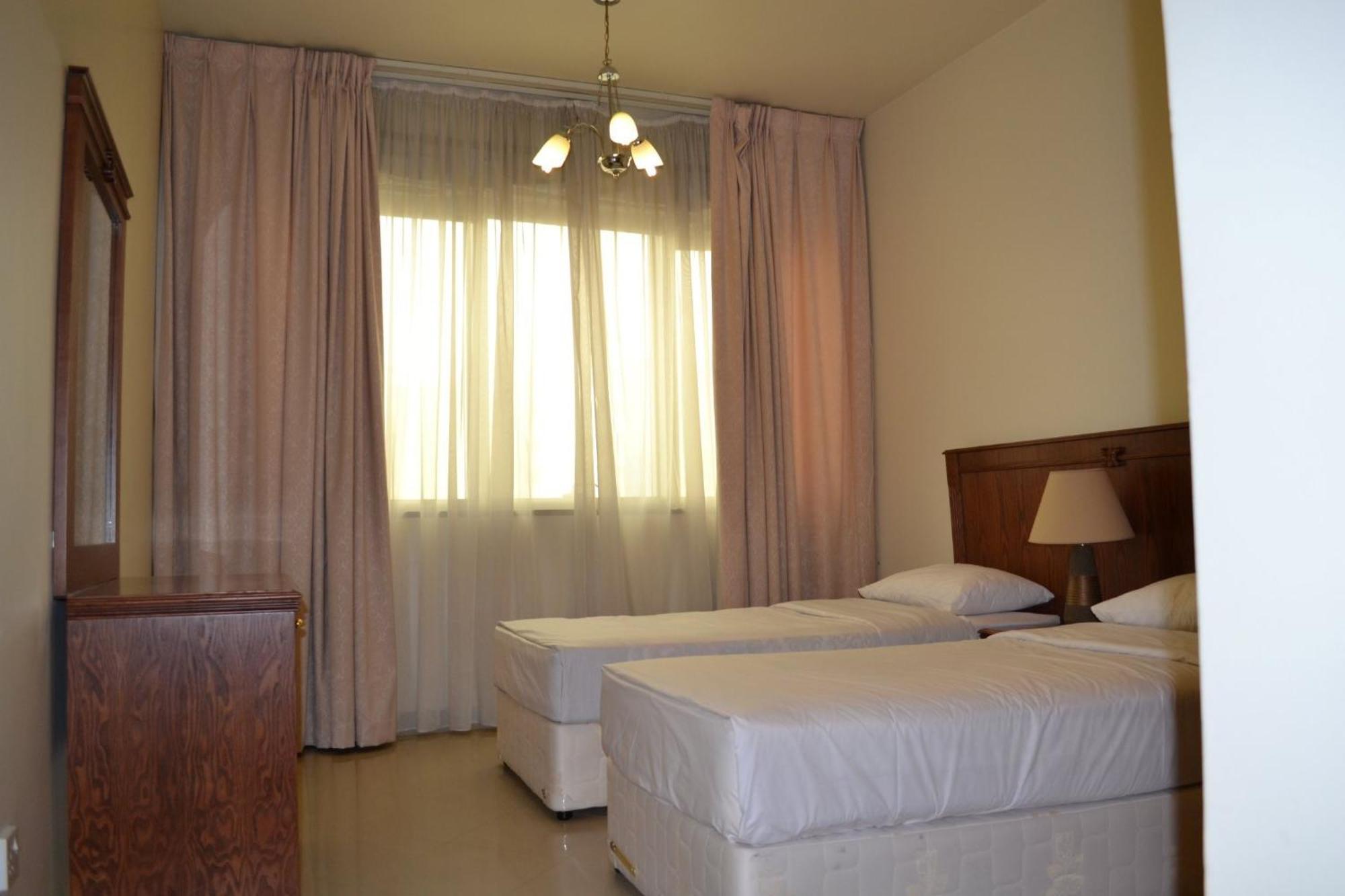 Abu Dhabi Plaza Hotel Apartments Exterior foto