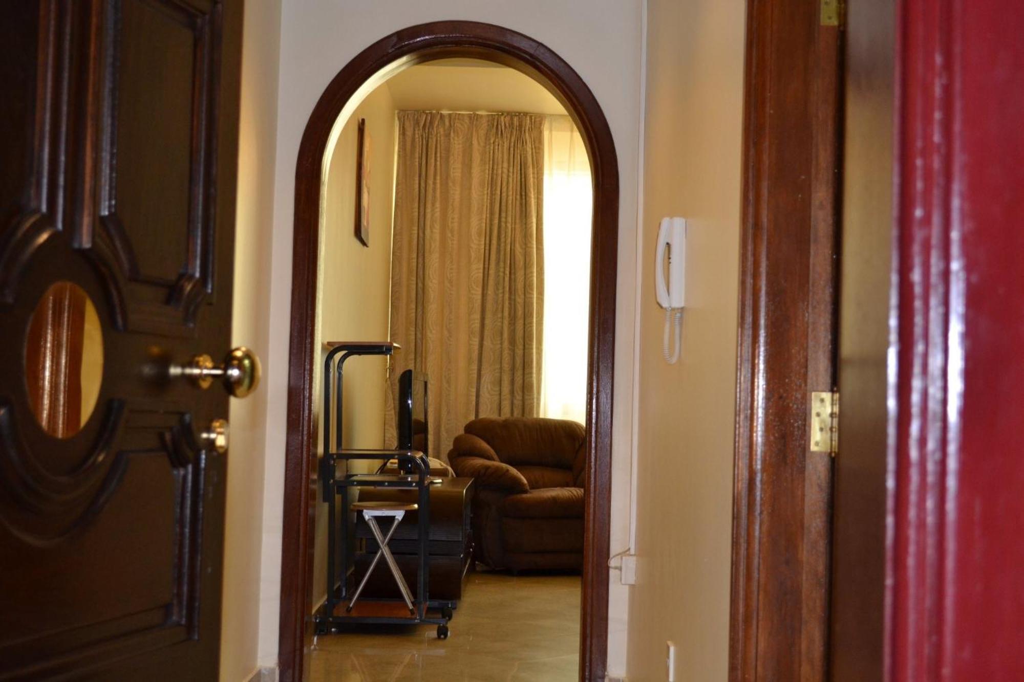 Abu Dhabi Plaza Hotel Apartments Exterior foto