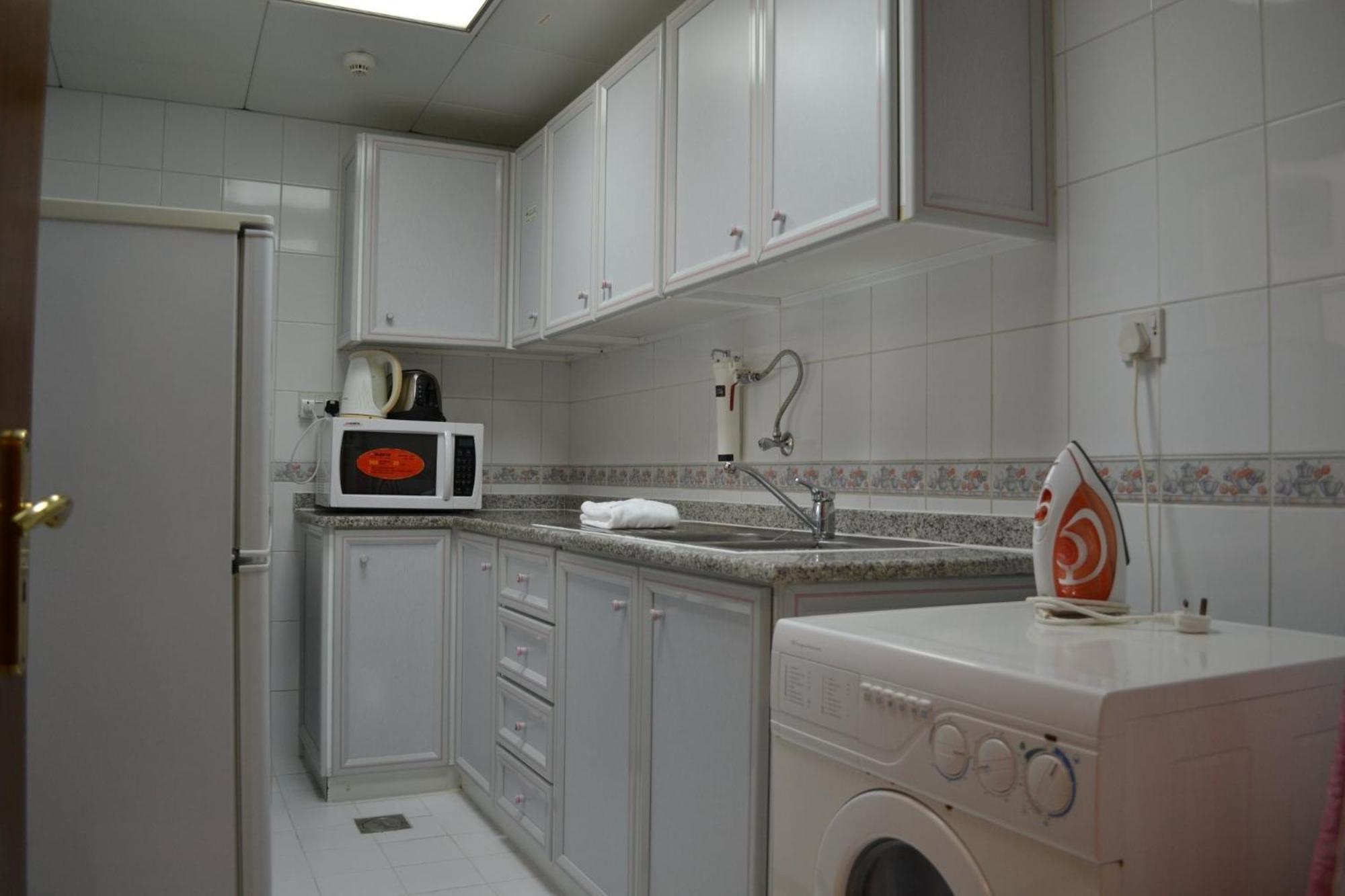 Abu Dhabi Plaza Hotel Apartments Exterior foto